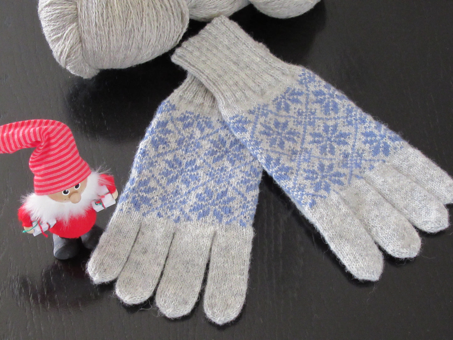 Knitted Wool Gloves in Gray with Blue Stars.
