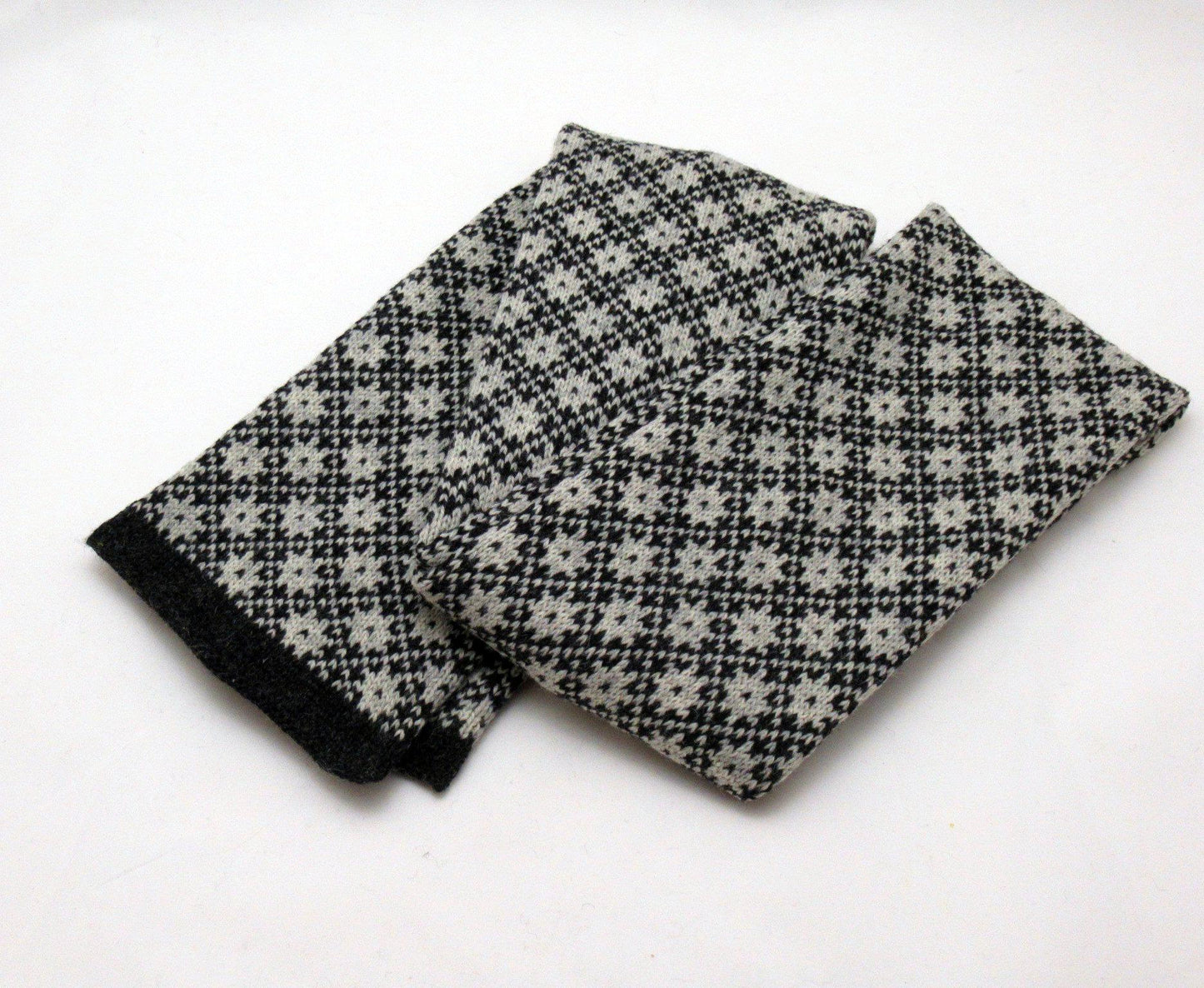 Long Winter Scarf Classic Muhu Gray Stars